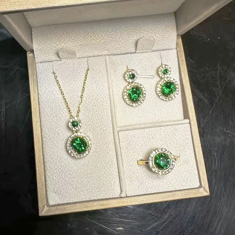 Vintage Emerald Gemstone Round Pendant Necklace for Women, Versatile High-End Necklace Jewelry, Earrings, Ring Set, Accessories
Vintage Emerald Gemstone Round Pendant Necklace for Women, Versatile High-End Necklace Jewelry, Earrings, Ring Set, Accessories