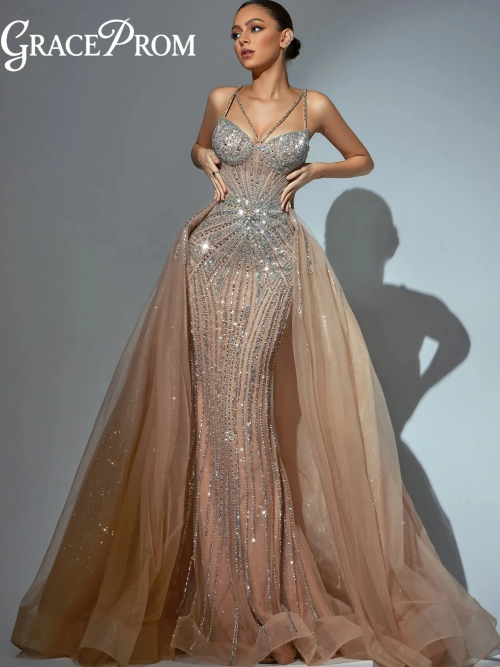 Вечернее платье со съемным шлейфом и бисером на тонких бретелях Потрясающее элегантное длинное платье русалки для свадебной вечеринки Новые платья для выпускного вечера по индивидуальному заказу
Вечернее платье со съемным шлейфом и бисером на тонких бретелях Потрясающее элегантное длинное платье русалки для свадебной вечеринки Новые платья для выпускного вечера по индивидуальному заказу