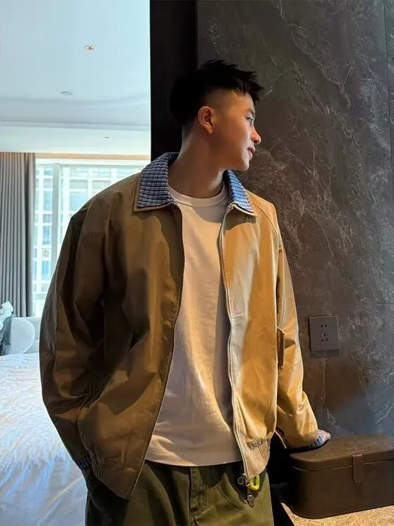 Cleanfit Harrington Jaet Khaki Color Baseball Sle Zipper Closure Stand Fit Polyester Fabric Youth Casual Wear
Cleanfit Harrington Jaet Khaki Color Baseball Sle Zipper Closure Stand Fit Polyester Fabric Youth Casual Wear