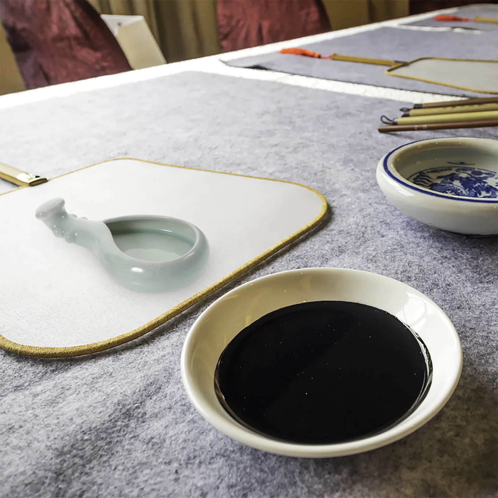 Water Ink Dish Ceramic Calligraphy Brush Tray Lute Shape Painting Stationery Design Plate
Water Ink Dish Ceramic Calligraphy Brush Tray Lute Shape Painting Stationery Design Plate