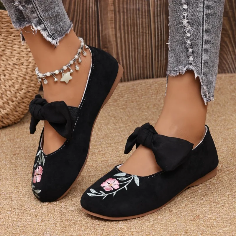 2025 New Embroidered Bow Flat Bottom Mary Jane Single Shoes Women's Ethnic Style Set Foot Lightweight Work Shoes women shoes 
2025 New Embroidered Bow Flat Bottom Mary Jane Single Shoes Women's Ethnic Style Set Foot Lightweight Work Shoes women shoes