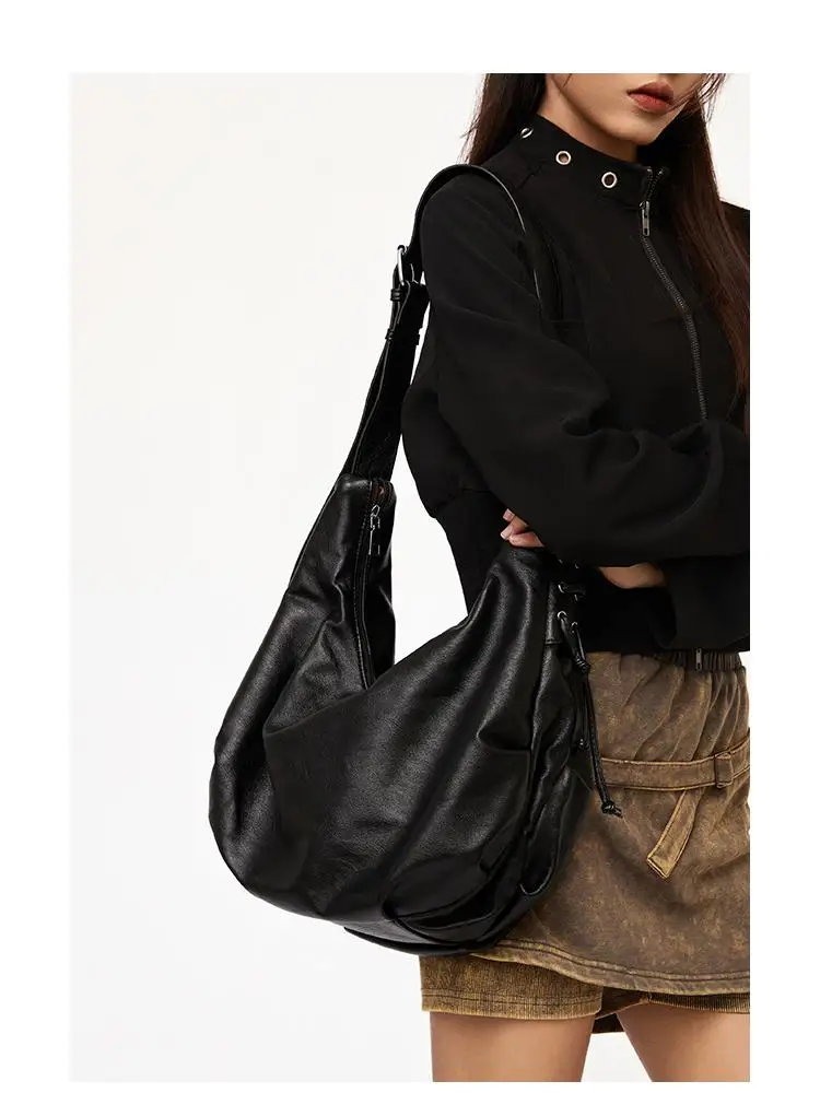 2025 European And American Fashion Large Capacity Single Shoulder Women's Bag Personalized Motorcycle Style Crossbody Bag Trendy
2025 European And American Fashion Large Capacity Single Shoulder Women's Bag Personalized Motorcycle Style Crossbody Bag Trendy