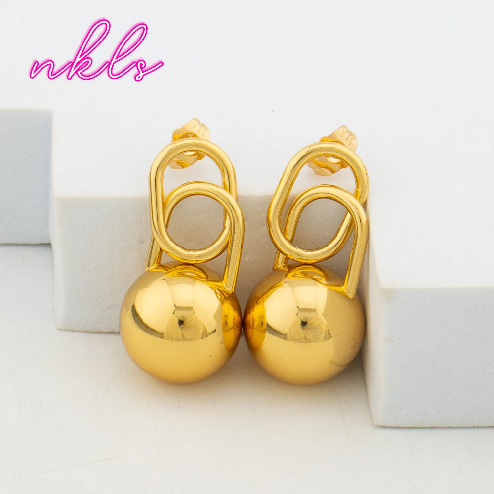 Trendy Banquet Jewelry Gold Color Necklace Fashion Clip Earrings Set Round Bead Pendant Jewelry For Women Daily Wear Accessories
Trendy Banquet Jewelry Gold Color Necklace Fashion Clip Earrings Set Round Bead Pendant Jewelry For Women Daily Wear Accessories