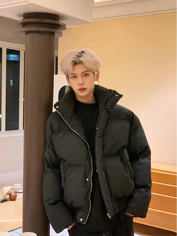 Мужская зимняя хлопковая куртка из искусственной кожи в американском стиле High Street с воротником-стойкой, пальто для хлеба, теплая верхняя одежда для пар
Мужская зимняя хлопковая куртка из искусственной кожи в американском стиле High Street с воротником-стойкой, пальто для хлеба, теплая верхняя одежда для пар