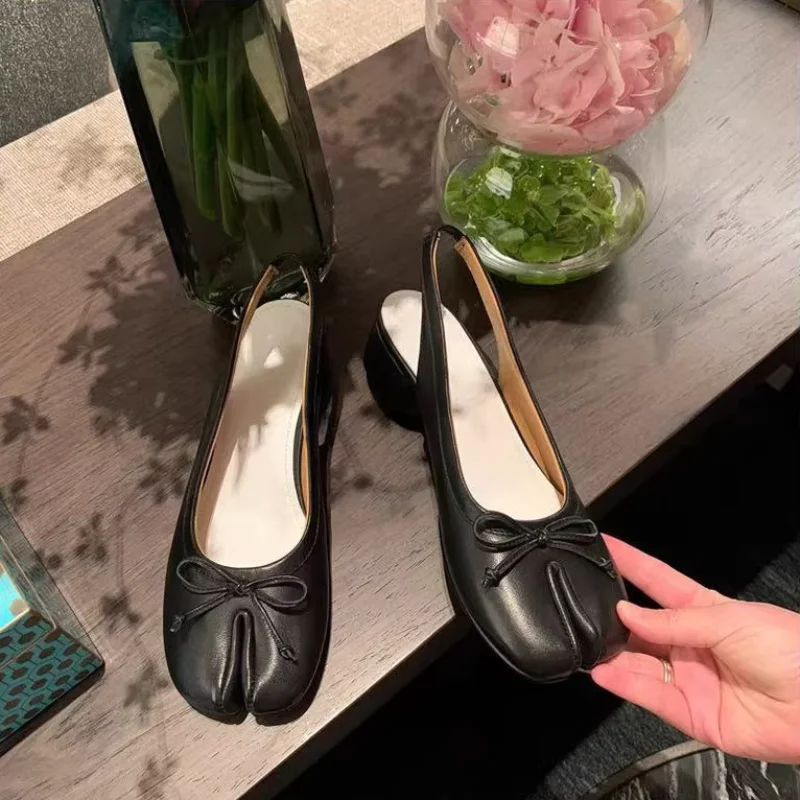 Tabi Sandals Women Brand Designer Slingback Heel Pumps Split Toe Mules Sandals Summer Bowknot ballet Shoes Ladies 35-43 Size
Tabi Sandals Women Brand Designer Slingback Heel Pumps Split Toe Mules Sandals Summer Bowknot ballet Shoes Ladies 35-43 Size