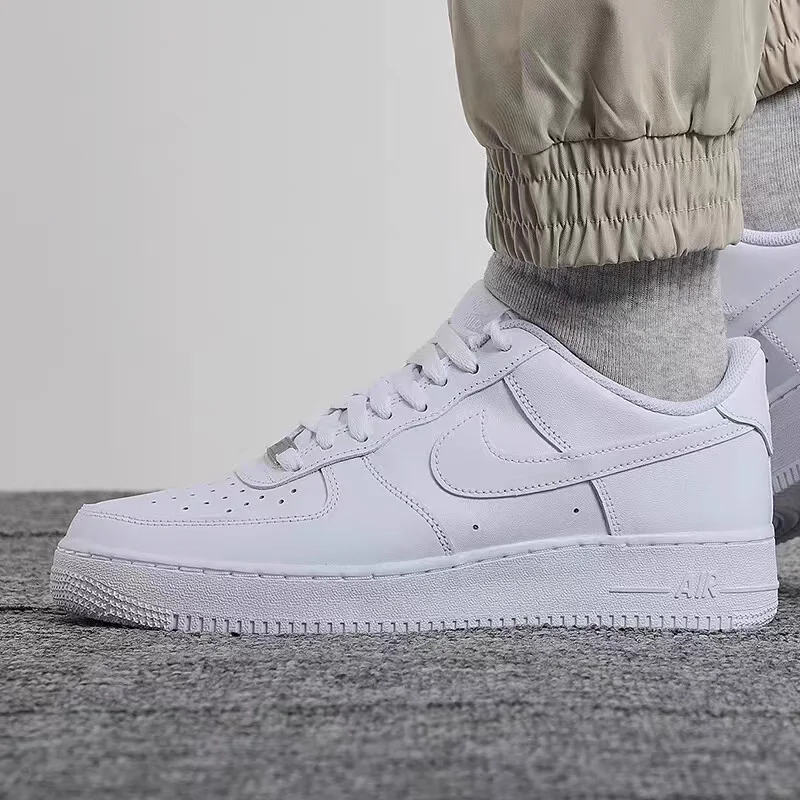 Nike Air Force 1 Sneakers Trendy Fashion, Classic Pairing Low-Top White Sneakers for Men CW2288-111
Nike Air Force 1 Sneakers Trendy Fashion, Classic Pairing Low-Top White Sneakers for Men CW2288-111