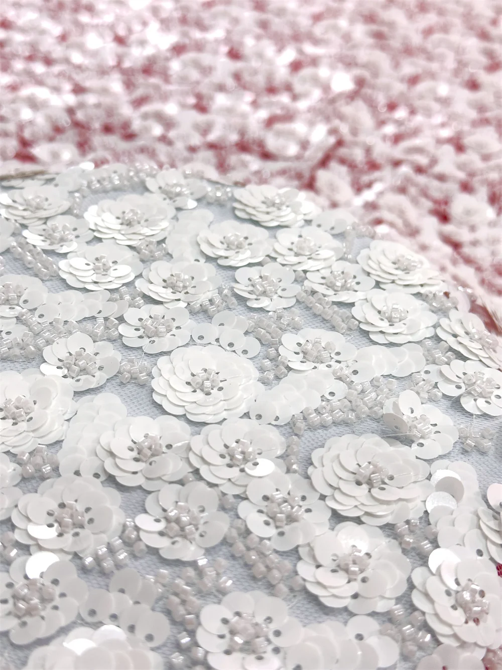 White African Sequins lace Fabric 2025 High Quality Sequins Groom Embroidery French Tulle Laces For Nigerian Party Dress Women
White African Sequins lace Fabric 2025 High Quality Sequins Groom Embroidery French Tulle Laces For Nigerian Party Dress Women