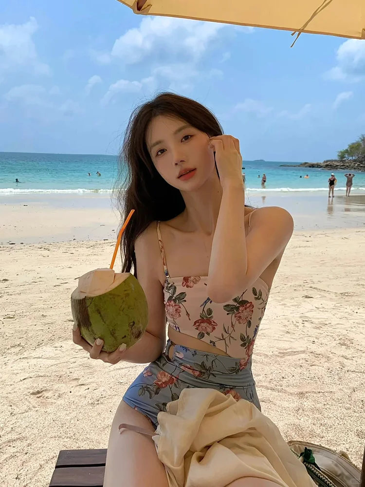 Купальник Sea Sparkle Dr Ba South France High Vintage Gentle One-Piece Swimsuit для пляжа и термальных источников, белый, с эффектом улучшения формы, мягкий
Купальник Sea Sparkle Dr Ba South France High Vintage Gentle One-Piece Swimsuit для пляжа и термальных источников, белый, с эффектом улучшения формы, мягкий