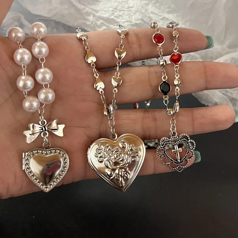 Romantic Heart Locket Pendant Openable Female Silver Color Stainless Steel Photo Frame Charm Necklace for Women Men Jewelry Gift
Romantic Heart Locket Pendant Openable Female Silver Color Stainless Steel Photo Frame Charm Necklace for Women Men Jewelry Gift