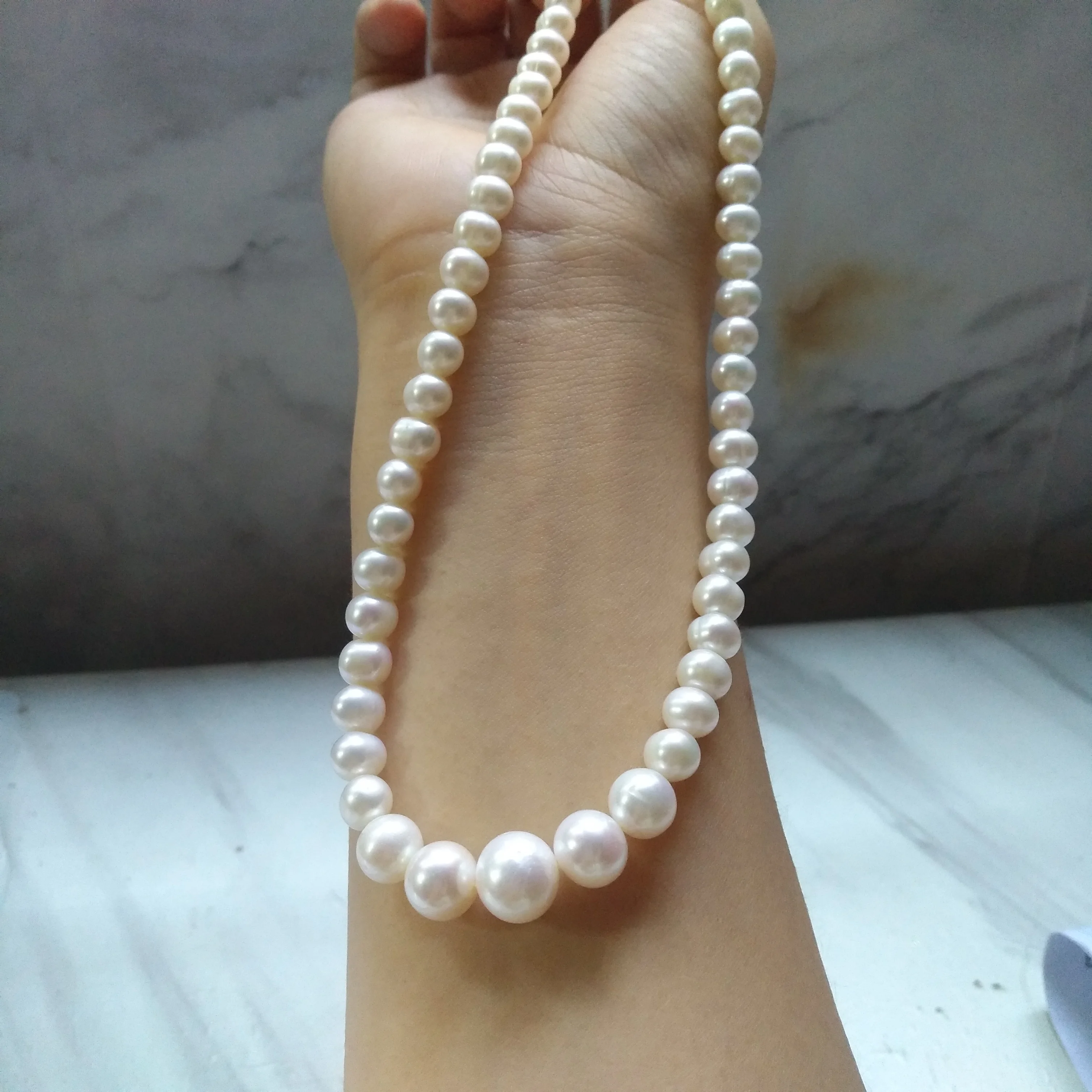 Classic AAA south sea Natural 5-10mm White Pearl Necklace Original Real shot photos, what you see is what you will receive.
Classic AAA south sea Natural 5-10mm White Pearl Necklace Original Real shot photos, what you see is what you will receive.