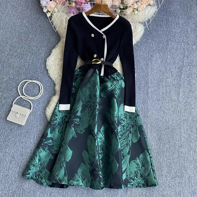 Knitted Color Patchwork Dress 2023 Spring And Autumn Fashion Long Sleeve Printed Spliced Dress Korean style Women Clothes Z4385
Knitted Color Patchwork Dress 2023 Spring And Autumn Fashion Long Sleeve Printed Spliced Dress Korean style Women Clothes Z4385