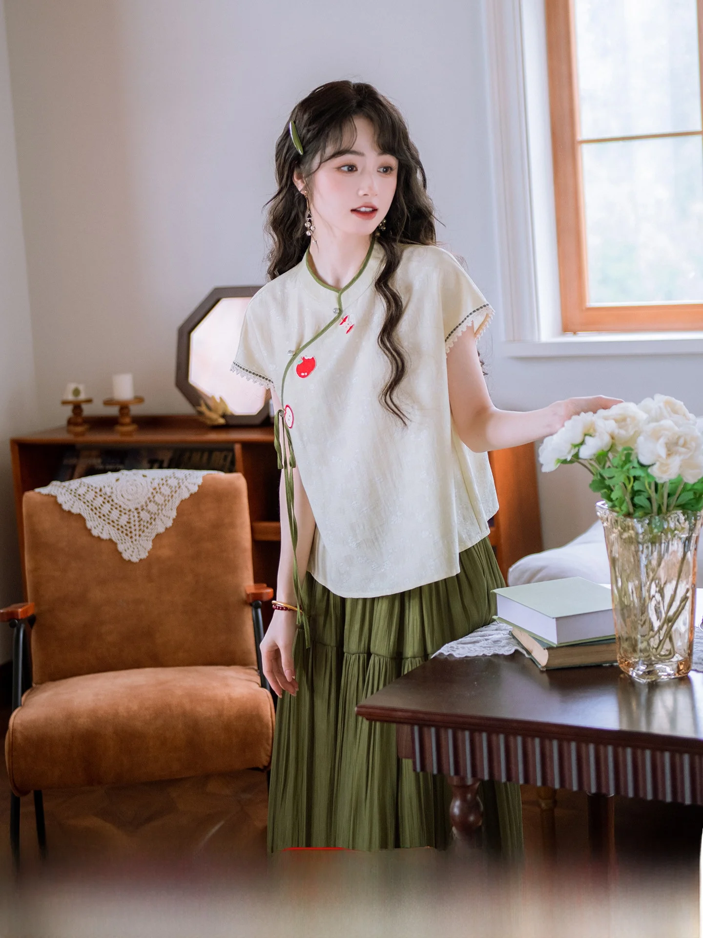 Nanfeng Valley Small Lotus Green Embroidered Improved Top Women High Waist Slim Flower Bud Lantern Skirt Chinese Style
Nanfeng Valley Small Lotus Green Embroidered Improved Top Women High Waist Slim Flower Bud Lantern Skirt Chinese Style