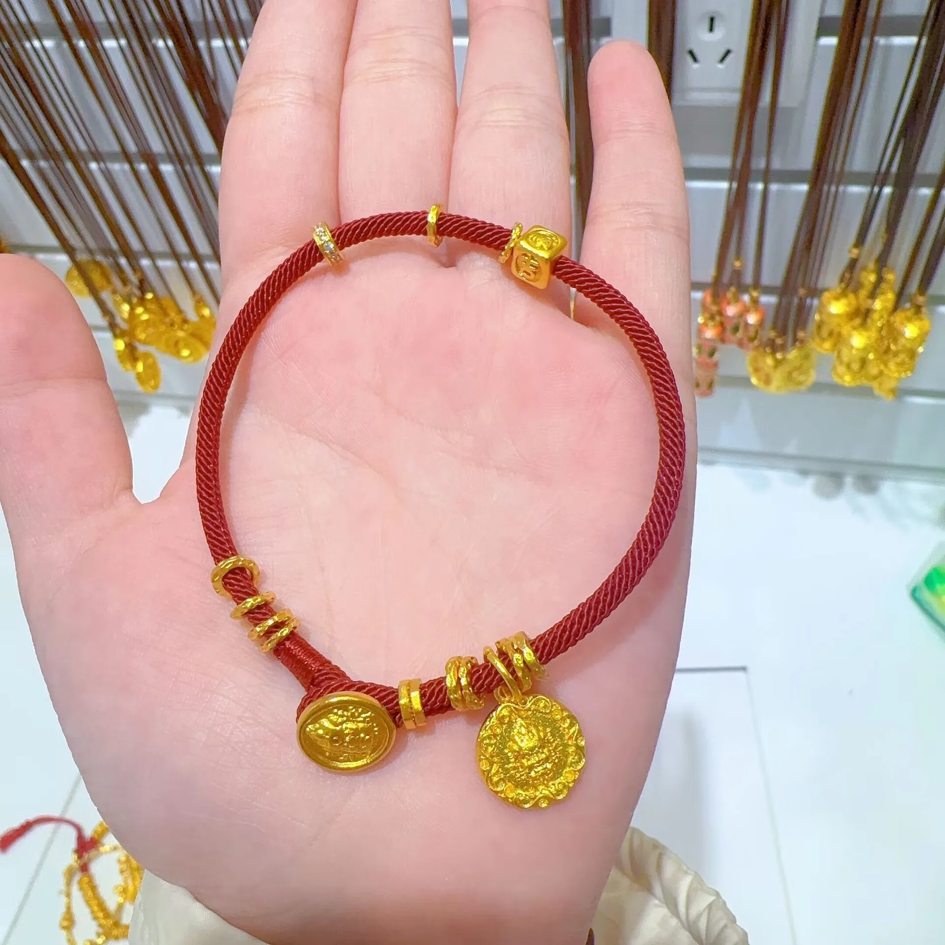 Plated With Genuine Gold Preservation Sand Gold Yellow The God Of Wealth Attracts And Treasures Red Rope Bracelet Girls Gift
Plated With Genuine Gold Preservation Sand Gold Yellow The God Of Wealth Attracts And Treasures Red Rope Bracelet Girls Gift