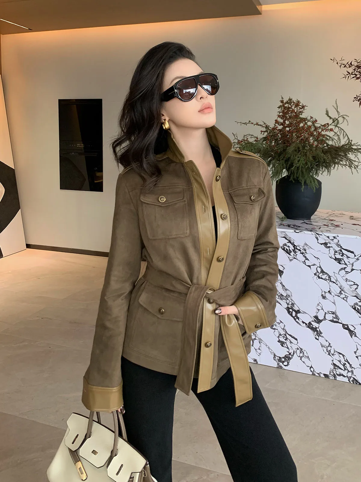 Повседневная легкая ретро-куртка на пуговицах с воротником-стойкой для женщин, осенне-зимняя, модная, универсальная
Повседневная легкая ретро-куртка на пуговицах с воротником-стойкой для женщин, осенне-зимняя, модная, универсальная