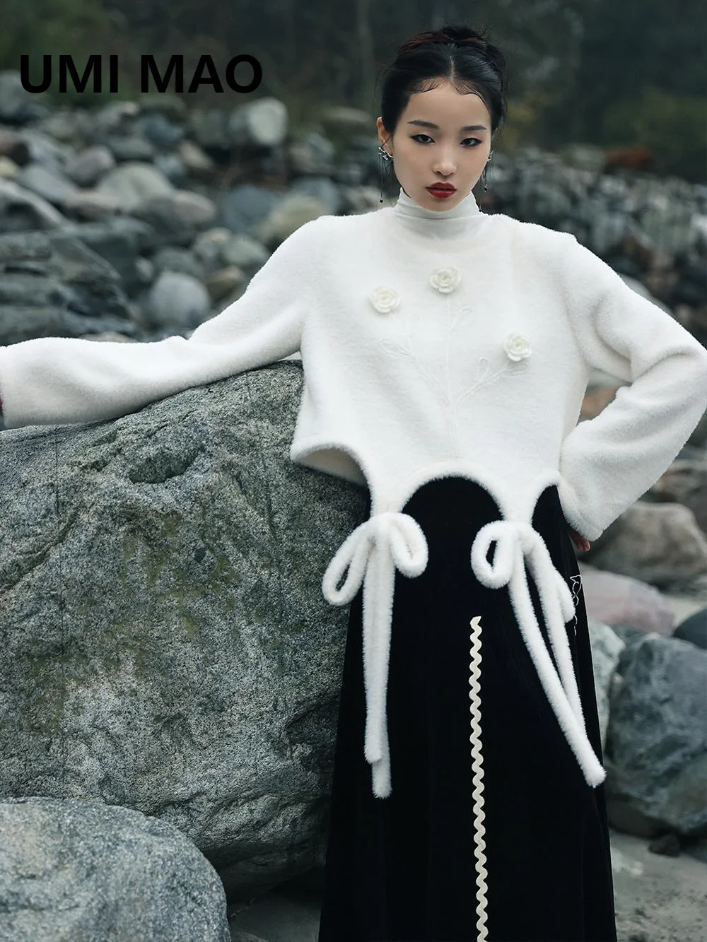 UMI MAO Sweet Cool Round Neck Flower Hoodie Women's New Winter Hoodie Imitation Mink Fur Loose Short Top White Femme
UMI MAO Sweet Cool Round Neck Flower Hoodie Women's New Winter Hoodie Imitation Mink Fur Loose Short Top White Femme