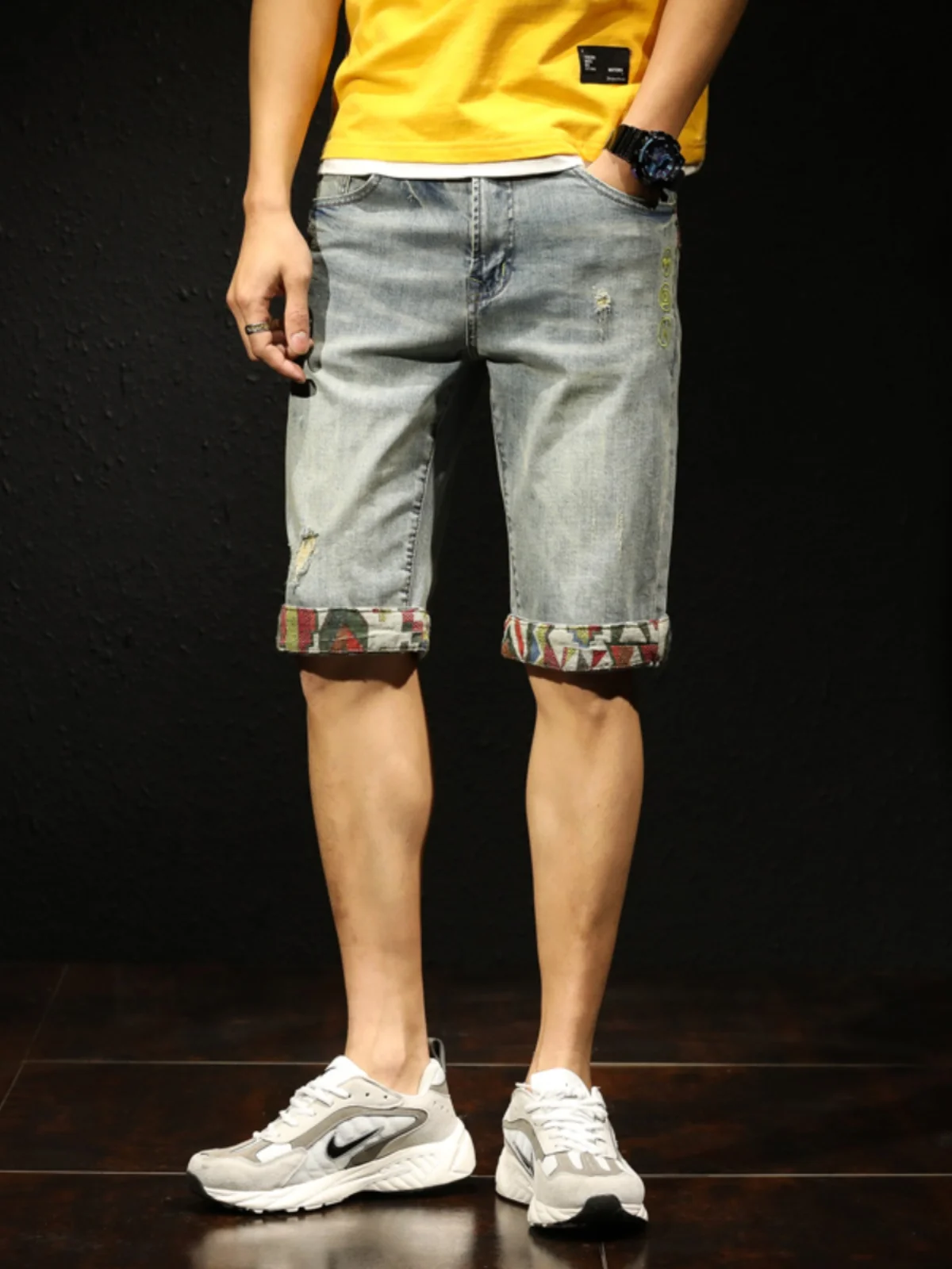 Retro Color Blo Cotton Stretch Denim Men's mid Waist Straight Leg Jeans Embroidery Hole Five Parts Casual Summer Pants
Retro Color Blo Cotton Stretch Denim Men's mid Waist Straight Leg Jeans Embroidery Hole Five Parts Casual Summer Pants