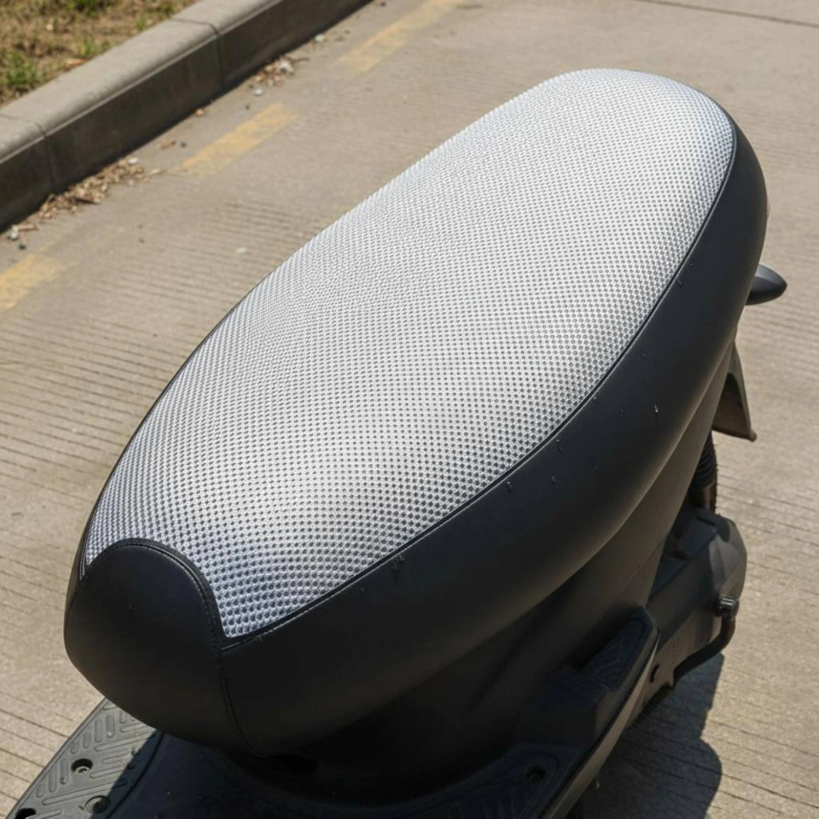 Motorcycle Seat Cover Sun Protection Scooter Seat Cover Vehicle Accessory Anti-Slip Flexible for Summer
Motorcycle Seat Cover Sun Protection Scooter Seat Cover Vehicle Accessory Anti-Slip Flexible for Summer