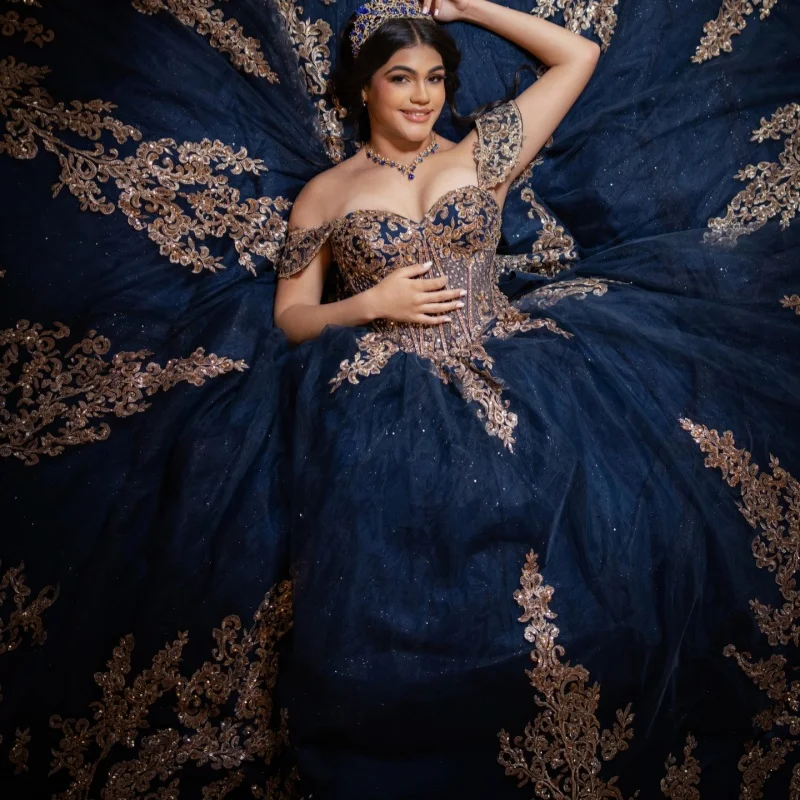 Luxury Dark Blue Quinceanera Dress off-shoulder Glitter Crystal Decal Long tail Bow vestidos de 15 Quinceanera Customize
Luxury Dark Blue Quinceanera Dress off-shoulder Glitter Crystal Decal Long tail Bow vestidos de 15 Quinceanera Customize