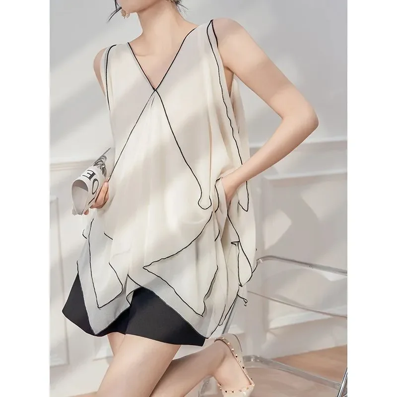 Summer Irregular Popularity Color Blocked Sleeveless V-neck Vest T-shirt Loose Fit Belly Covering Slimming Versatile Top
Summer Irregular Popularity Color Blocked Sleeveless V-neck Vest T-shirt Loose Fit Belly Covering Slimming Versatile Top