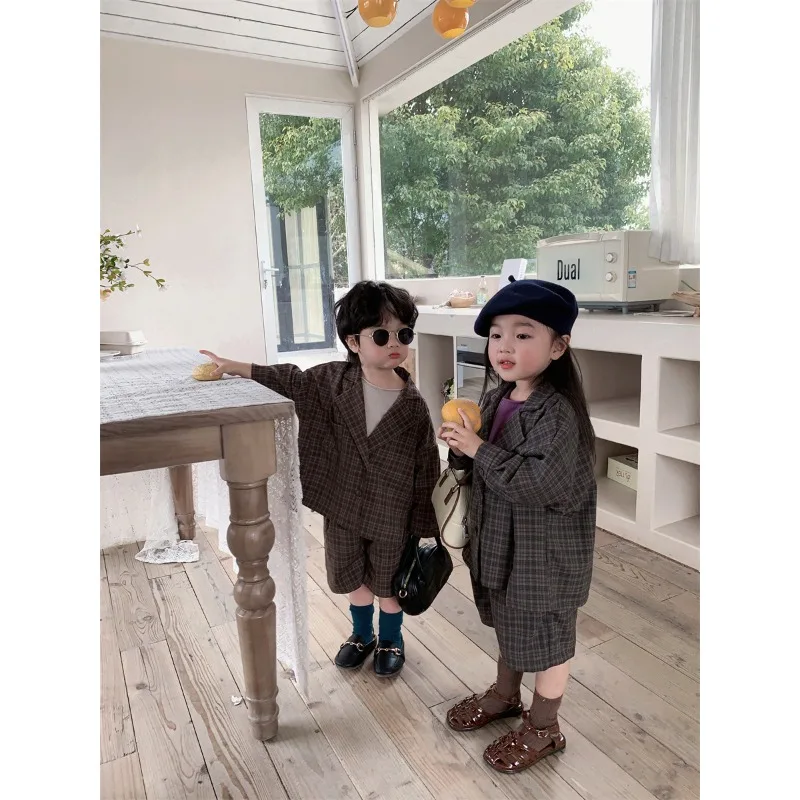 Children Set 2023 Spring Autumn New Fashionable Cotton and Linen Plaid Suit Jacket Baby Boys Girls Vintage Shorts Two Piece Set
Children Set 2023 Spring Autumn New Fashionable Cotton and Linen Plaid Suit Jacket Baby Boys Girls Vintage Shorts Two Piece Set