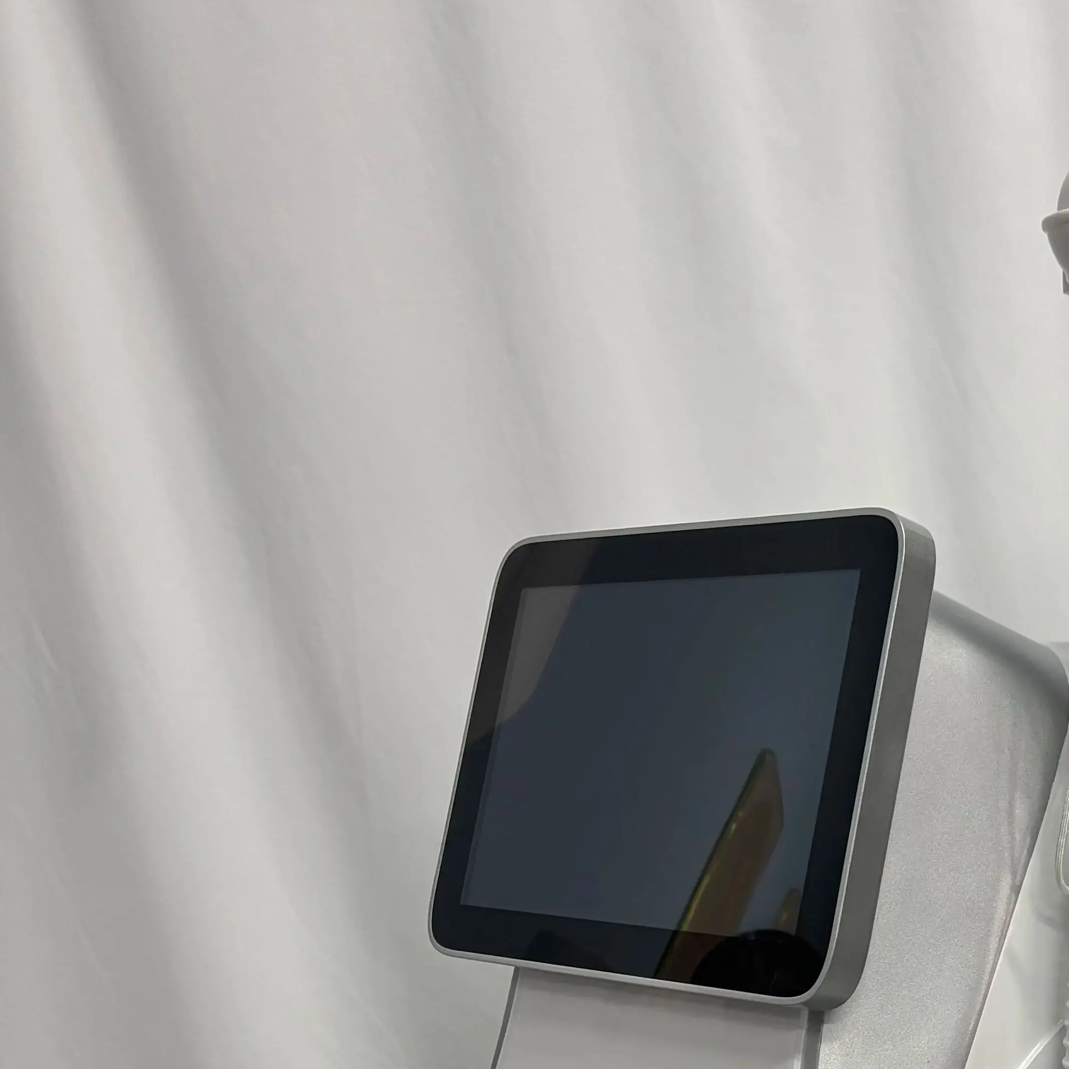 Ice Platinum Diode Laser Hair Removal Machine Triple Wavelength 808 755 1064nm 10Bars Painless Permanent Epilator
Ice Platinum Diode Laser Hair Removal Machine Triple Wavelength 808 755 1064nm 10Bars Painless Permanent Epilator