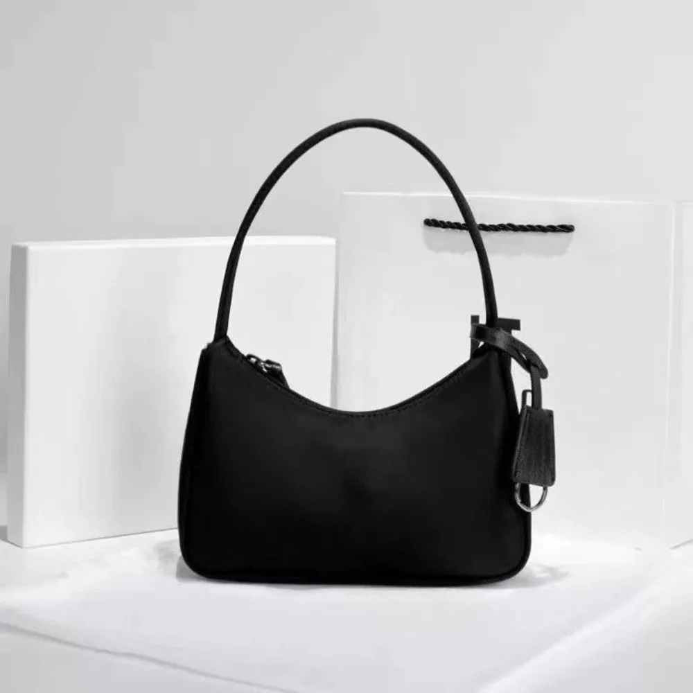 2026 Spring Summer New Women's Designer Shoulder Bag Structured Tote Purse All-Matching Old Money Aesthetic Quiet Luxury Structured Silhouette Investment Piece Design Premium Textured Finish for Women Girls Office Party Wedding Guest Daily Outfit
2026 Spring Summer New Women's Designer Shoulder Bag Structured Tote Purse All-Matching Old Money Aesthetic Quiet Luxury Structured Silhouette Investment Piece Design Premium Textured Finish for Women Girls Office Party Wedding Guest Daily Outfit