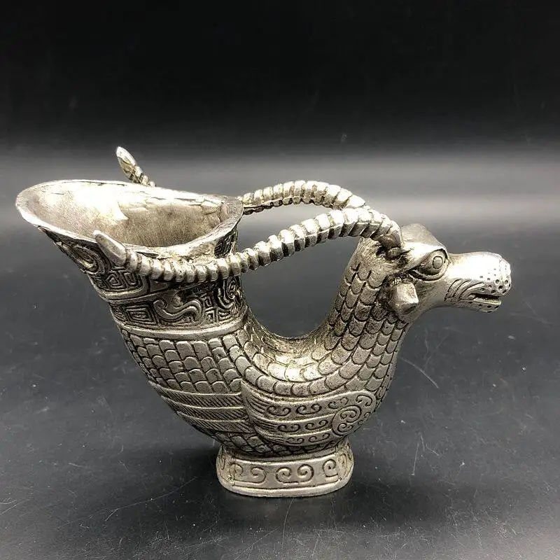Chinese retro antique copper collection sheep horn cup wine cup folk art handicraft home desktop ornaments
Chinese retro antique copper collection sheep horn cup wine cup folk art handicraft home desktop ornaments