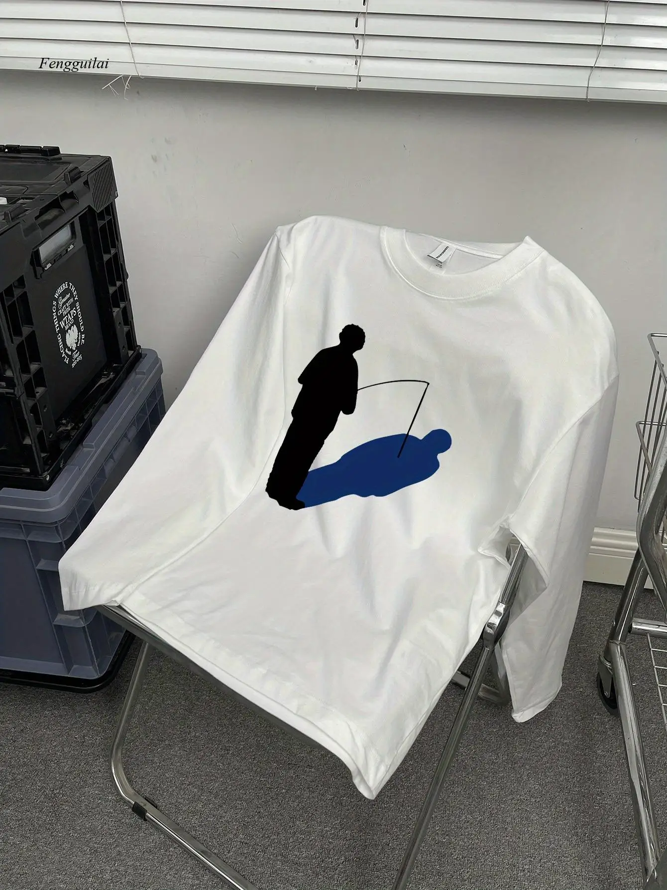 Повседневная футболка с круглым вырезом и длинными рукавами — новинка с графическим принтом «Акула и доска для серфинга», черный, осенне-зимний модный топ
Повседневная футболка с круглым вырезом и длинными рукавами — новинка с графическим принтом «Акула и доска для серфинга», черный, осенне-зимний модный топ