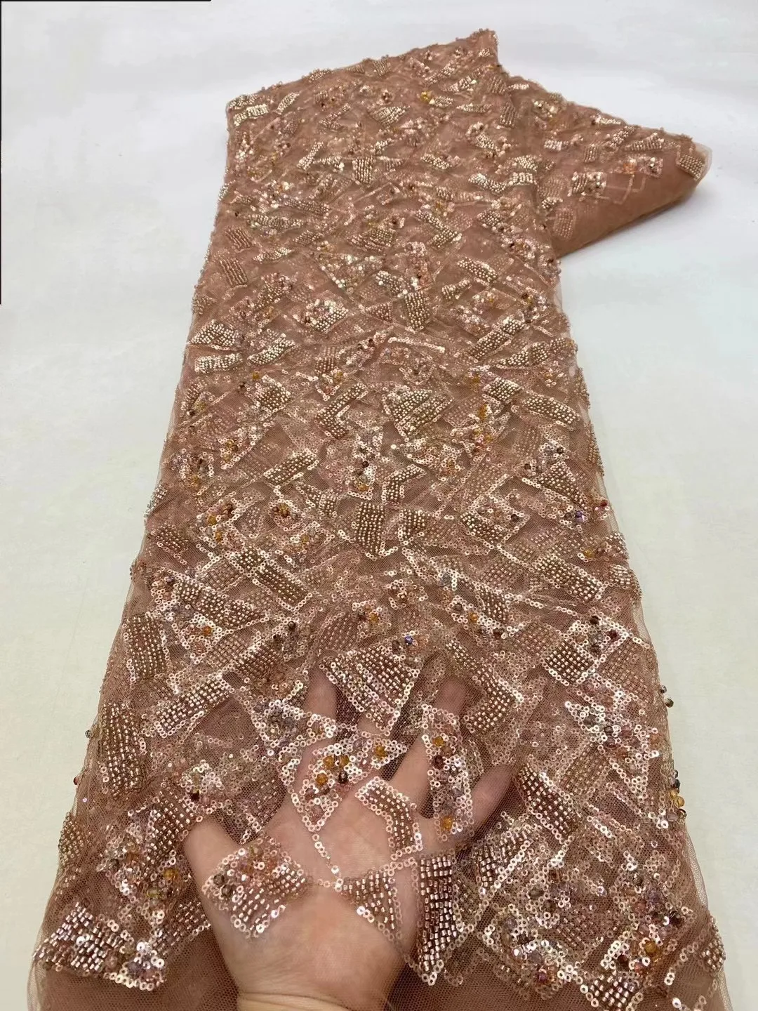 2024 Latest Nigerian Lace Fabrics Fashion Women African Tull Lace Luxury Handmade Beads Sequins Fabrics for Wedding 5Yard
2024 Latest Nigerian Lace Fabrics Fashion Women African Tull Lace Luxury Handmade Beads Sequins Fabrics for Wedding 5Yard