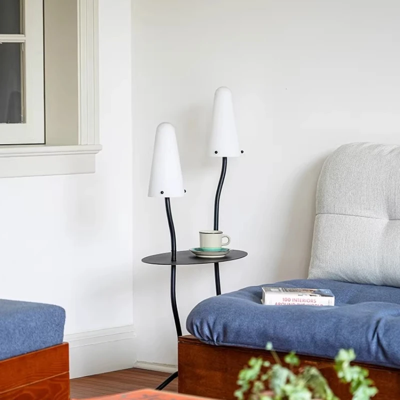 Simple side lamp, next to the sofa, living room, bedroom, bedside high-end feeling
Simple side lamp, next to the sofa, living room, bedroom, bedside high-end feeling