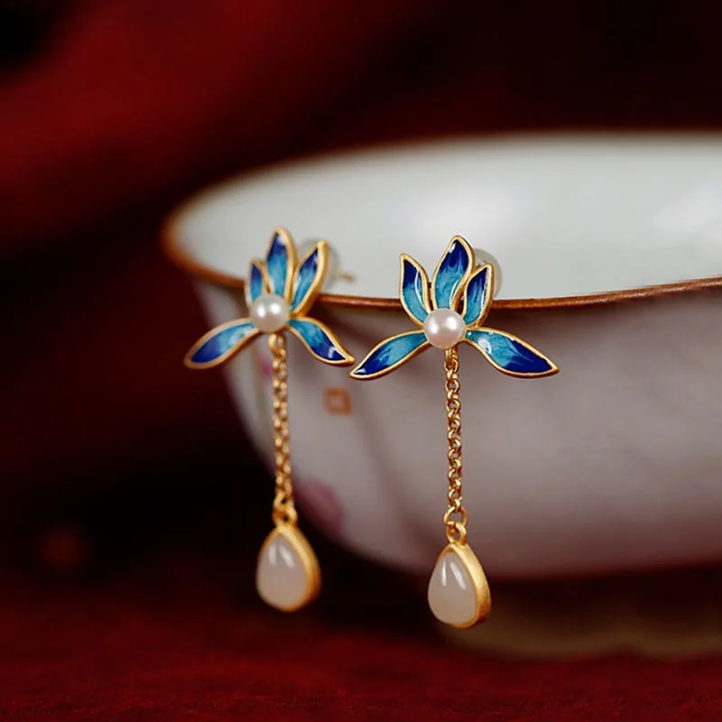 Original New in Flange Porcelain Pearl Hetian Jade Drop Shaped Earrings for Women Antique Creative Design Silver Jewelry
Original New in Flange Porcelain Pearl Hetian Jade Drop Shaped Earrings for Women Antique Creative Design Silver Jewelry