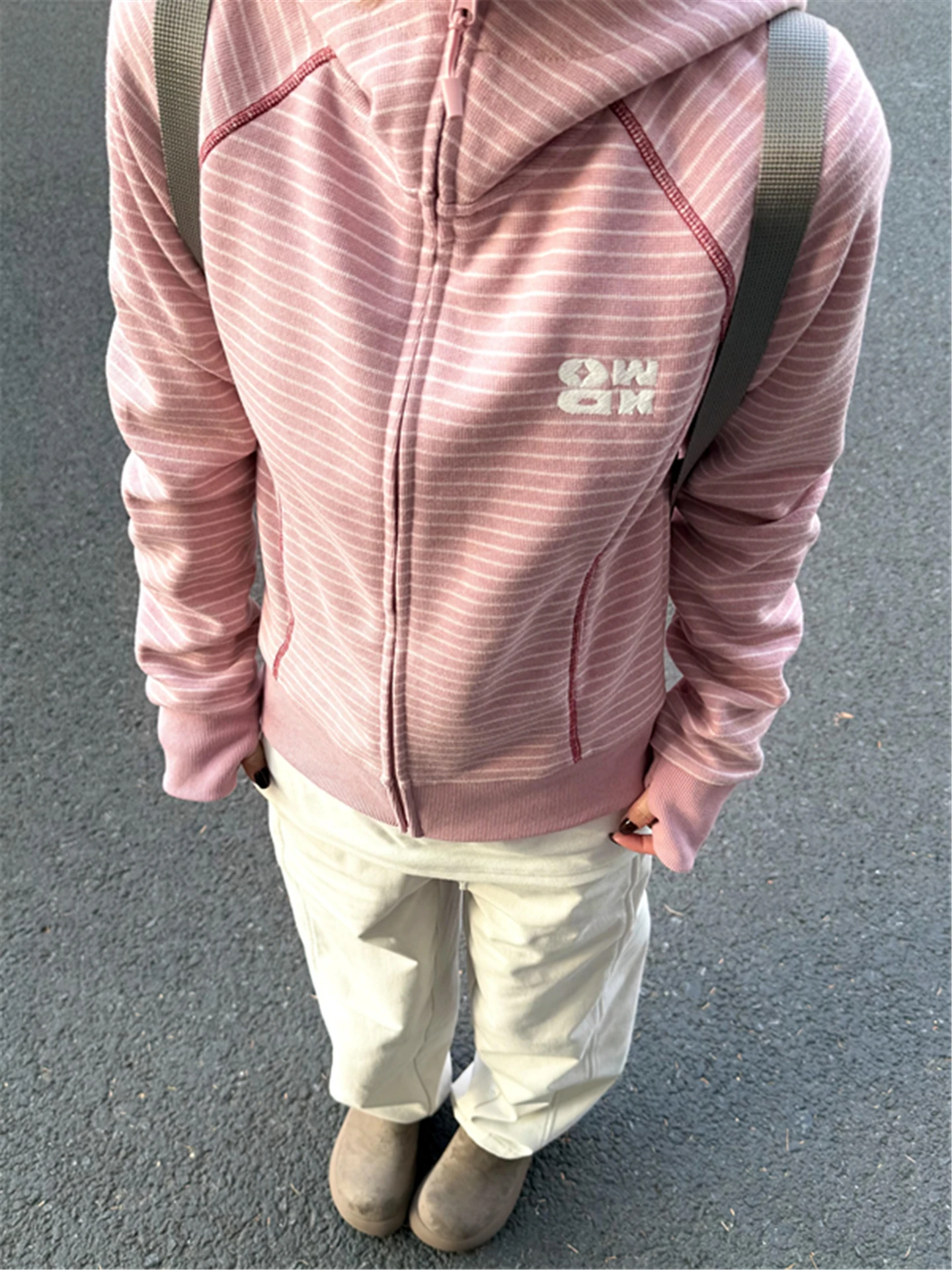 2026 New American Retro Pink Striped Sports Hooded Open Cardigan Sweatshirt Women's Spring Small Size Short Outerwear
2026 New American Retro Pink Striped Sports Hooded Open Cardigan Sweatshirt Women's Spring Small Size Short Outerwear