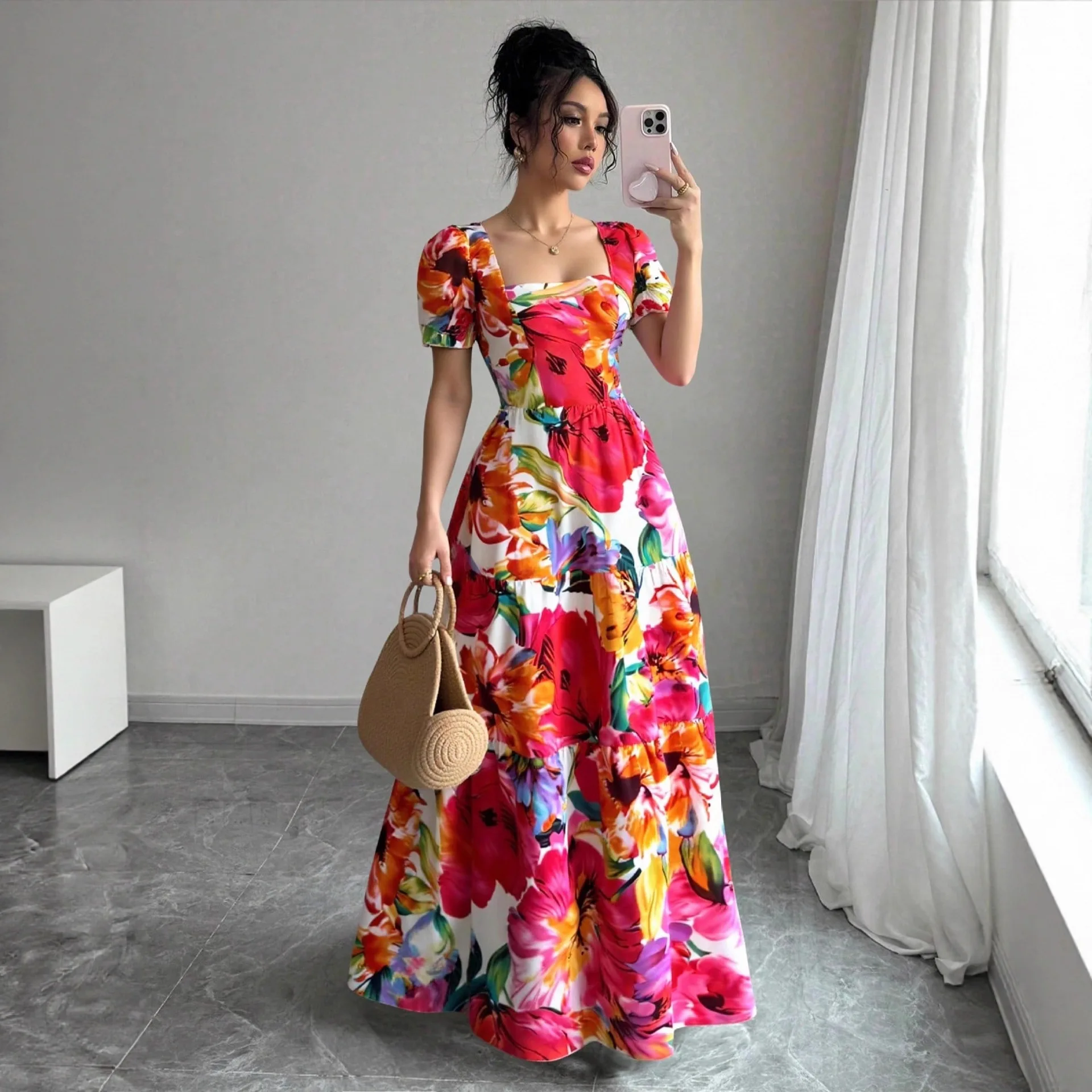 Vintage printed spliced long dress, fashionable for festivals and dates, elegant square-neck maxi dress
Vintage printed spliced long dress, fashionable for festivals and dates, elegant square-neck maxi dress