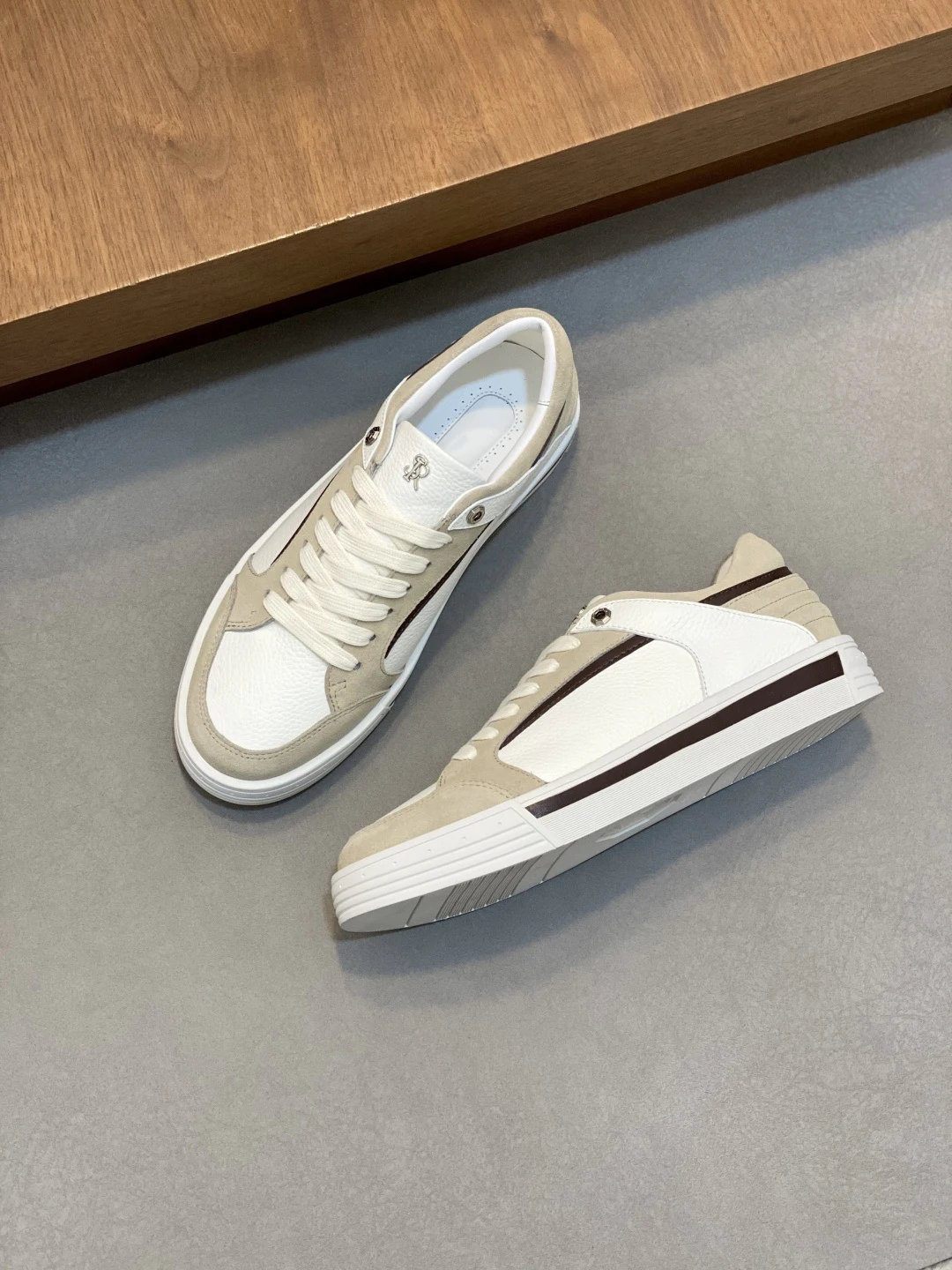 Обувь OECHSLI Shoes Cow 2026, новая модель, высококачественная модная повседневная спортивная удобная рабочая обувь для мужчин, европейское качество, большие размеры 38-47.
Обувь OECHSLI Shoes Cow 2026, новая модель, высококачественная модная повседневная спортивная удобная рабочая обувь для мужчин, европейское качество, большие размеры 38-47.