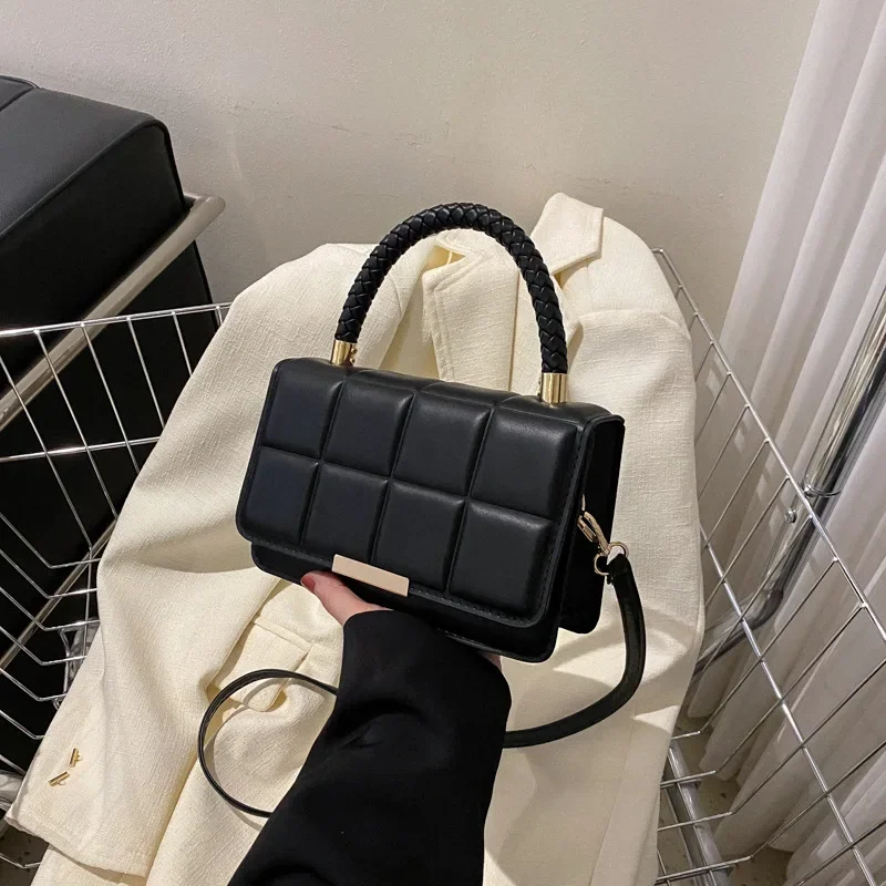 2024 New Fashion Shoulder Bag Plaid PU Leather Ladies Handbags Luxury Designer Crossbody Bags for Women Cute Side Pure Bag
2024 New Fashion Shoulder Bag Plaid PU Leather Ladies Handbags Luxury Designer Crossbody Bags for Women Cute Side Pure Bag