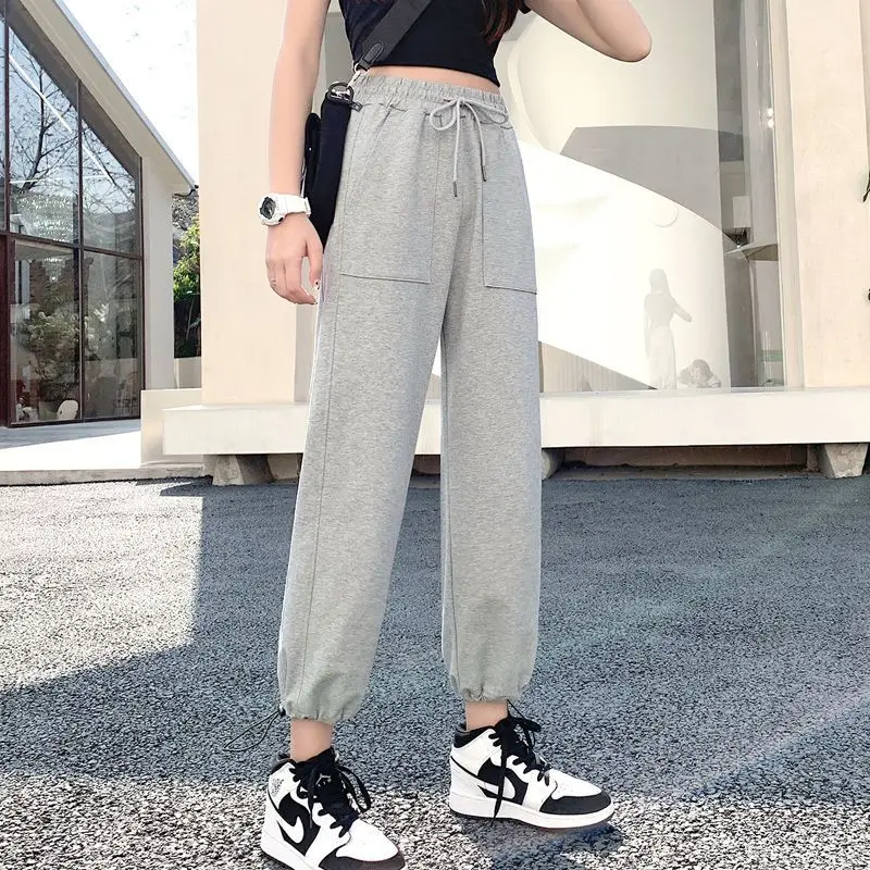 Sporty Pants Women Bloomers Casual Loose Jogging High Waist Streetwear Simple All-match Korean Style Unisex Chic Harajuku Spring
Sporty Pants Women Bloomers Casual Loose Jogging High Waist Streetwear Simple All-match Korean Style Unisex Chic Harajuku Spring