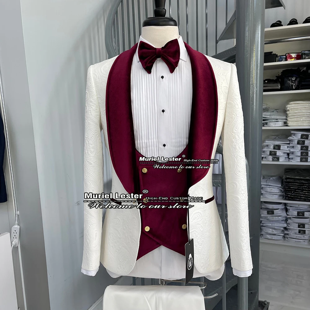 Luxury Suits Men Formal Grooms Tuxedo Man Fashion Prom Party Wedding Blazer Africaine Embossing Jacket+Vest+Pants 3 Pieces Set
Luxury Suits Men Formal Grooms Tuxedo Man Fashion Prom Party Wedding Blazer Africaine Embossing Jacket+Vest+Pants 3 Pieces Set