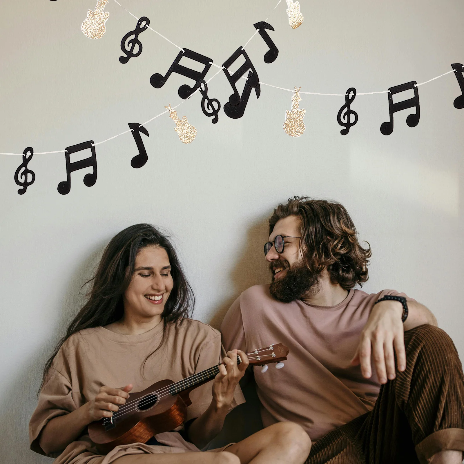 1Set Music Party Decoration Shiny Musical Note Banner for Rock Birthday Party Theme Backdrop Hanging Garland Decor
1Set Music Party Decoration Shiny Musical Note Banner for Rock Birthday Party Theme Backdrop Hanging Garland Decor