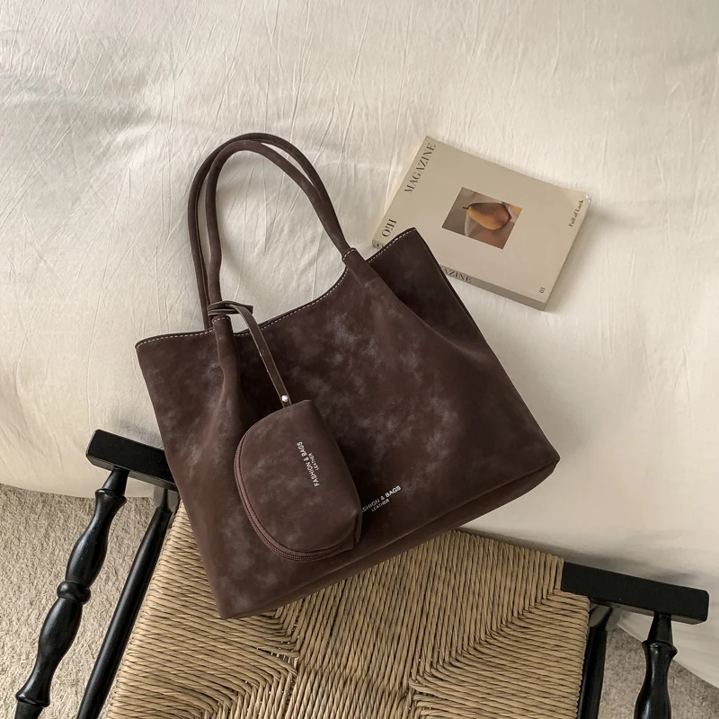 Новая модная женская большая сумка большой вместимости, повседневная универсальная портативная сумка на плечо, повседневная сумка на плечо с портмоне
Новая модная женская большая сумка большой вместимости, повседневная универсальная портативная сумка на плечо, повседневная сумка на плечо с портмоне