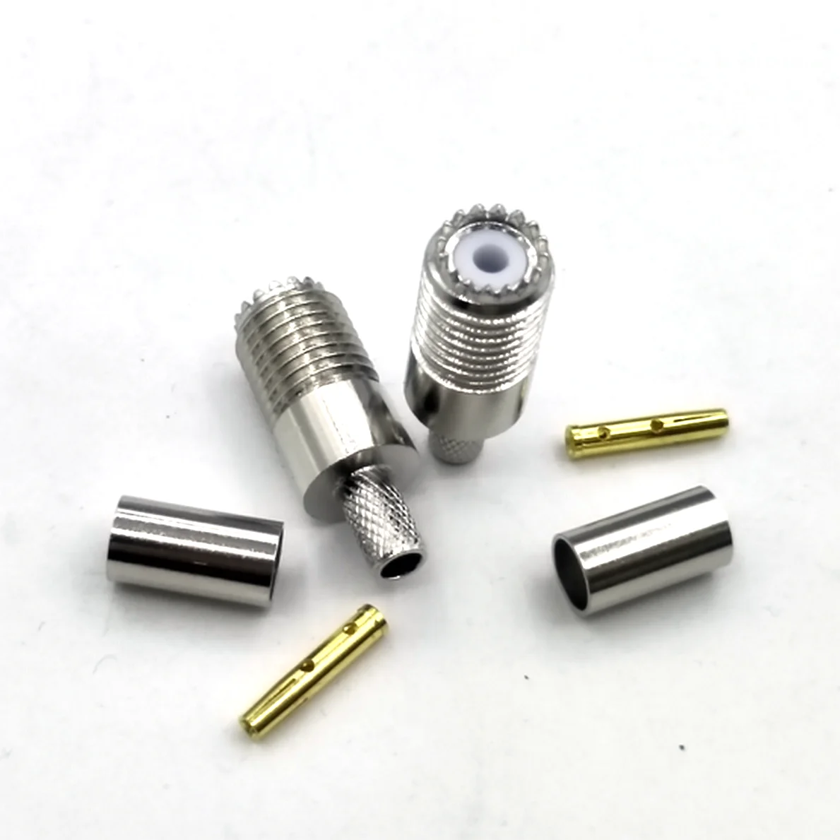 100 шт. мини UHF Mini UHF женский обжимной для RG58 RG142 LMR195 RG400 RF адаптер
100 шт. мини UHF Mini UHF женский обжимной для RG58 RG142 LMR195 RG400 RF адаптер