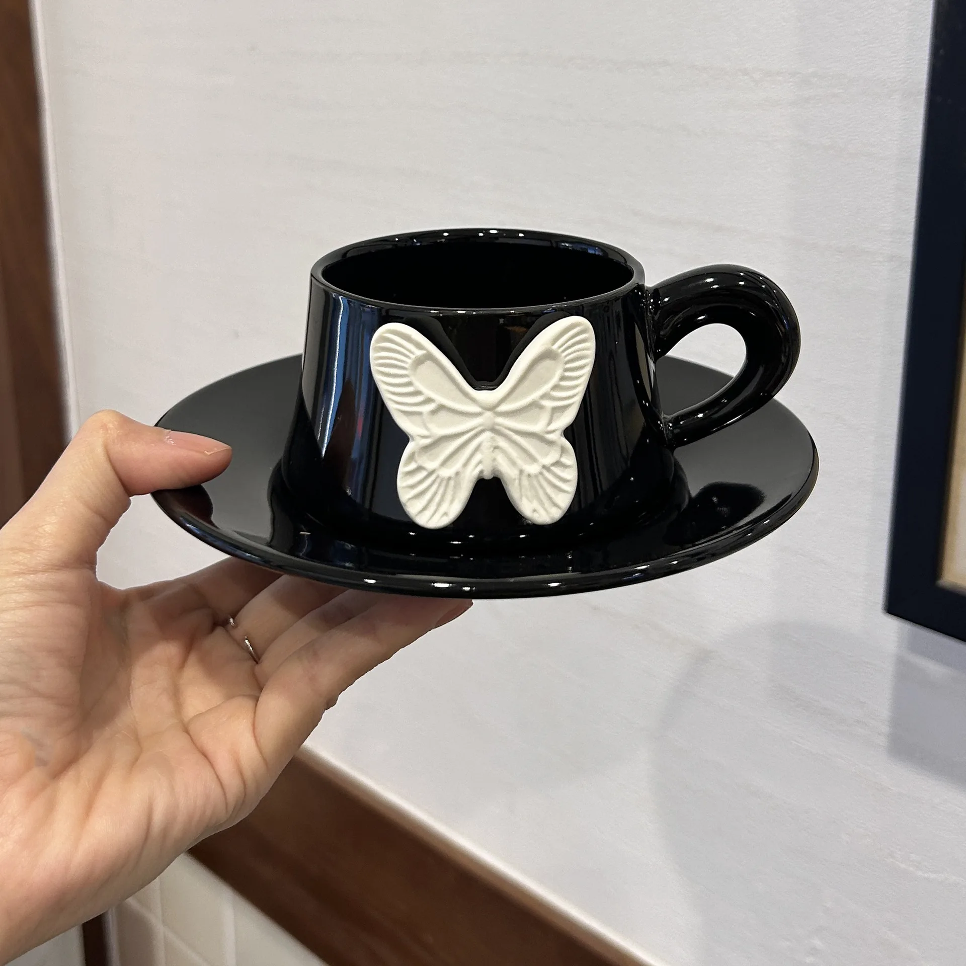 DSA romantic butterfly ceramic coffee cup saucer afternoon tea cup handmade gift saucer breakfast coffee cup high value
DSA romantic butterfly ceramic coffee cup saucer afternoon tea cup handmade gift saucer breakfast coffee cup high value