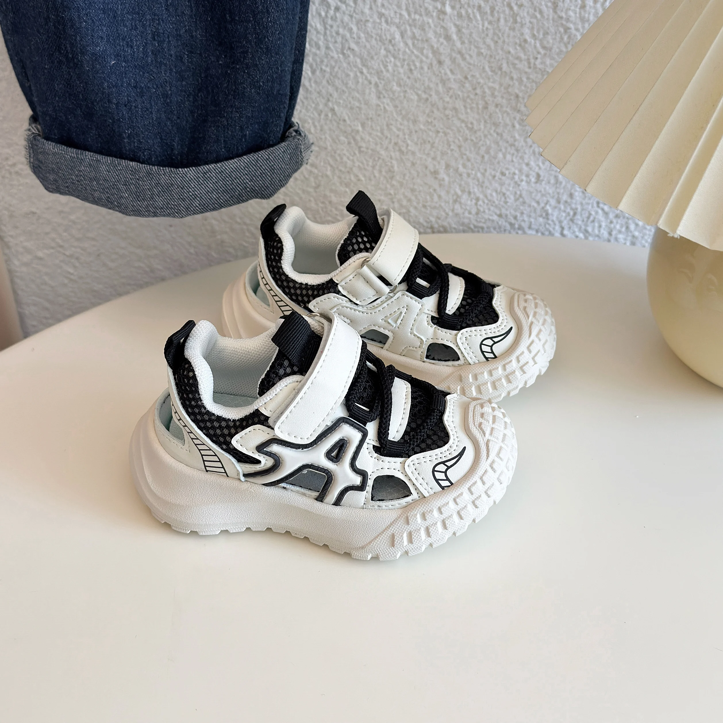 YUYIN New Summer Children's Sandals Breathable Mesh Girls and Boys Sports Sandals Soft Sole Non-Slip Fashionable Beach Sandals
YUYIN New Summer Children's Sandals Breathable Mesh Girls and Boys Sports Sandals Soft Sole Non-Slip Fashionable Beach Sandals