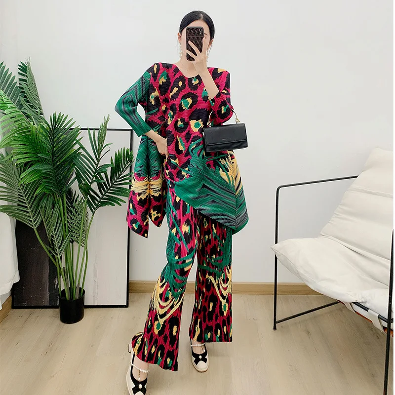 Pleated Suit Women's Spring 2023 New Fashion Design Sense Color Matching Straight Trousers Two-piece Set
Pleated Suit Women's Spring 2023 New Fashion Design Sense Color Matching Straight Trousers Two-piece Set