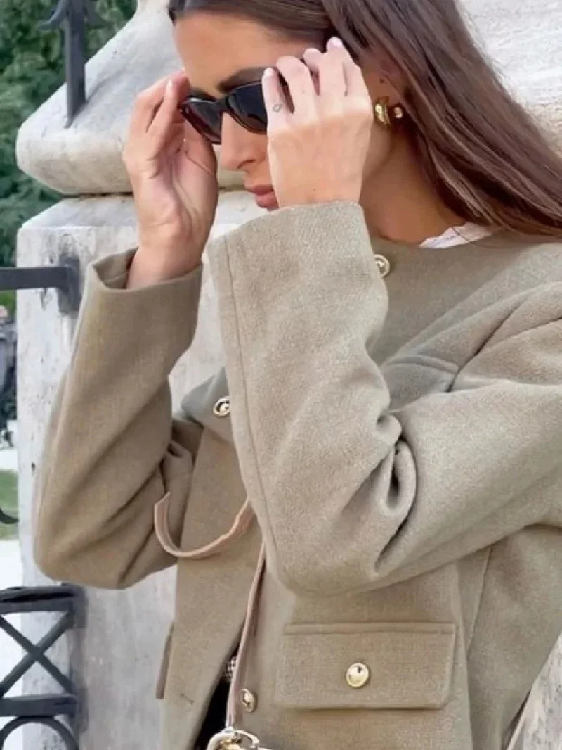 Round Neck Cropped Jacket Flap Pockets Decorative Gold Buttons Short Fashion Elegant Casual Top Winter Autumn 202606H
Round Neck Cropped Jacket Flap Pockets Decorative Gold Buttons Short Fashion Elegant Casual Top Winter Autumn 202606H