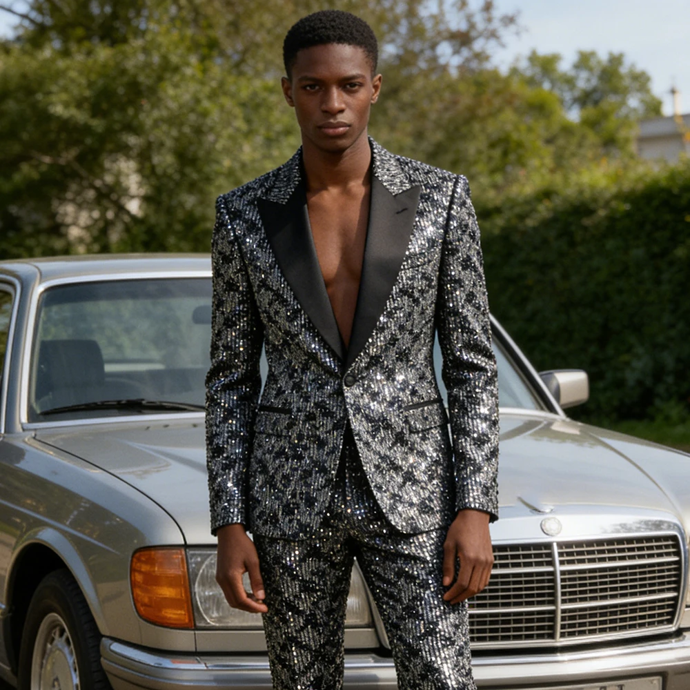Exquiste Jacquad Men Suits Elegant Sequined One-Button Black Peak Lapel 2 Piece Jacket Pants Full Sets Clothing 2026
Exquiste Jacquad Men Suits Elegant Sequined One-Button Black Peak Lapel 2 Piece Jacket Pants Full Sets Clothing 2026
