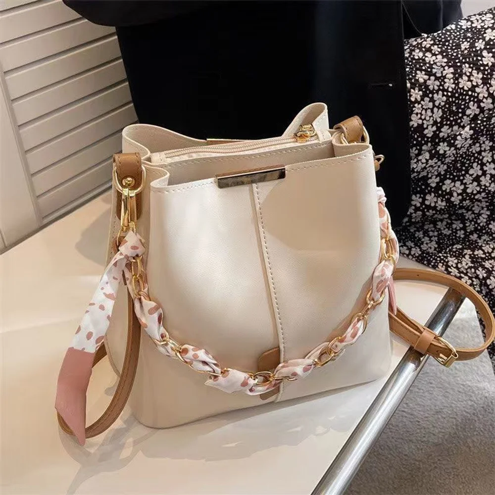 Новая модная женская сумка через плечо большой вместимости, сумка-ведро с цепочкой и лентой, сумка через плечо для повседневных поездок
Новая модная женская сумка через плечо большой вместимости, сумка-ведро с цепочкой и лентой, сумка через плечо для повседневных поездок