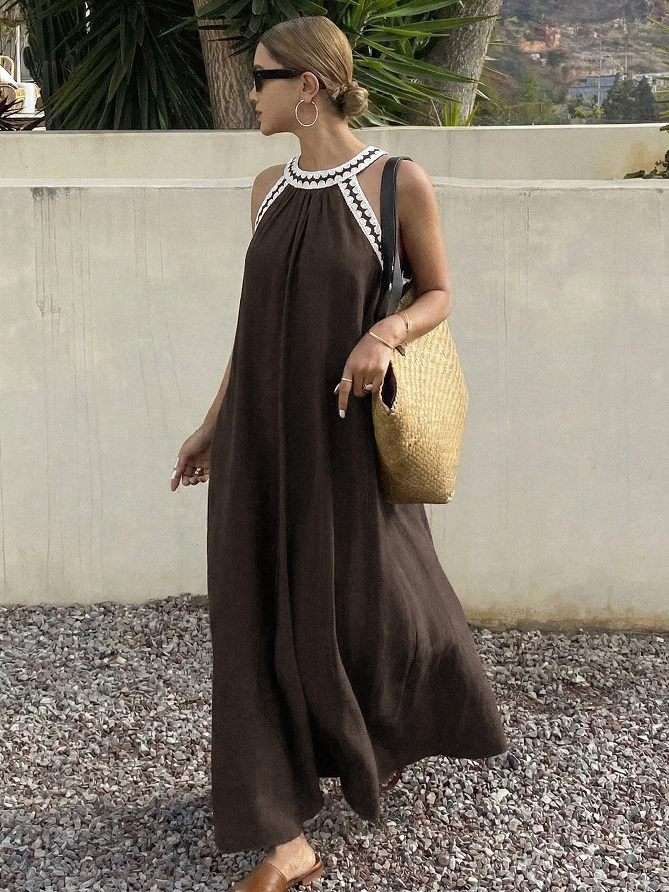 Women's Summer Bohemian Resort Sleeveless Maxi Dress Color-Blocked Halter Neck Dress Casual Loose Versatile Female Clothing
Women's Summer Bohemian Resort Sleeveless Maxi Dress Color-Blocked Halter Neck Dress Casual Loose Versatile Female Clothing