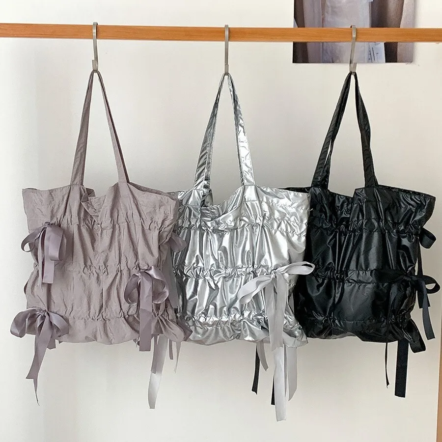 2025 Korean New Niche Design Large Capacity Shoulder Bag For Women's Fashion Personality Lightweight Bow Fold Tote Bag
2025 Korean New Niche Design Large Capacity Shoulder Bag For Women's Fashion Personality Lightweight Bow Fold Tote Bag