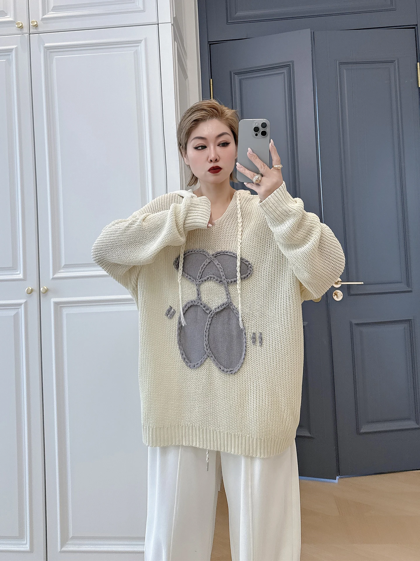Lose Age Knitted Hat Sweater Large Size Women's Loose Korean Style 200 Pounds Fat MM Lazy Style Knitted Knitwear
Lose Age Knitted Hat Sweater Large Size Women's Loose Korean Style 200 Pounds Fat MM Lazy Style Knitted Knitwear