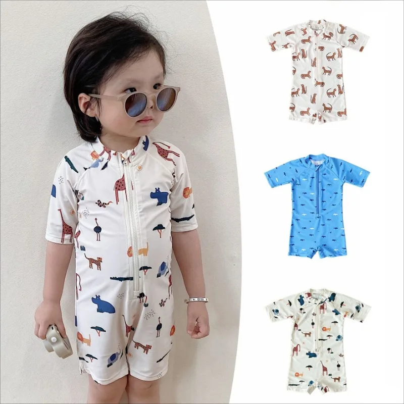2025 New Children Swimwear Baby Boys Short Sleeve One Piece Suit Lovely Sun-proof Beach Swimsuit Zipper Maillot De Bain Femme
2025 New Children Swimwear Baby Boys Short Sleeve One Piece Suit Lovely Sun-proof Beach Swimsuit Zipper Maillot De Bain Femme